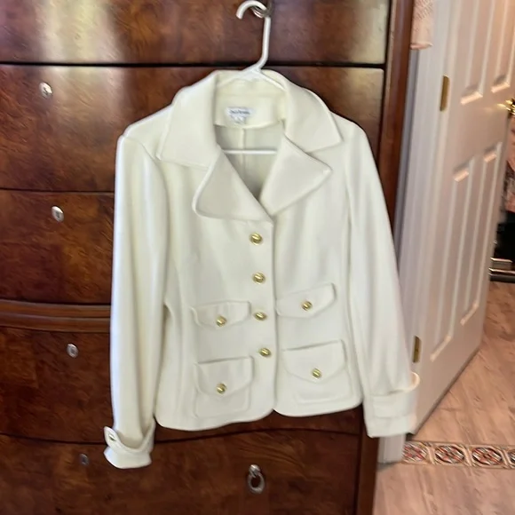 Joan Rivers cream jacket! - Picture 1 of 4